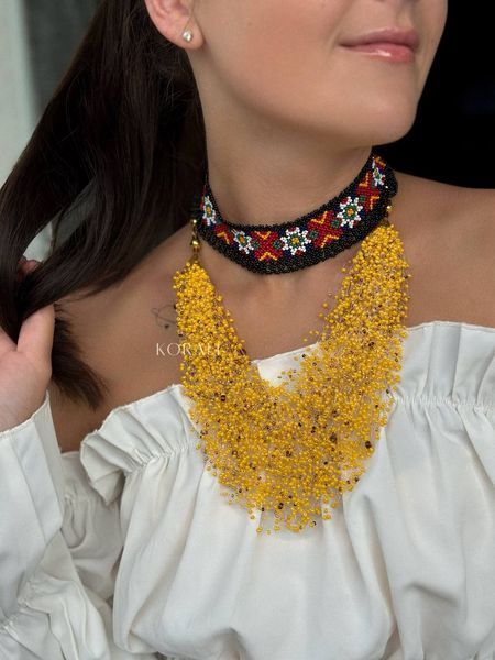 A set of "Barva" silk scarf and an airy yellow necklace 164 photo