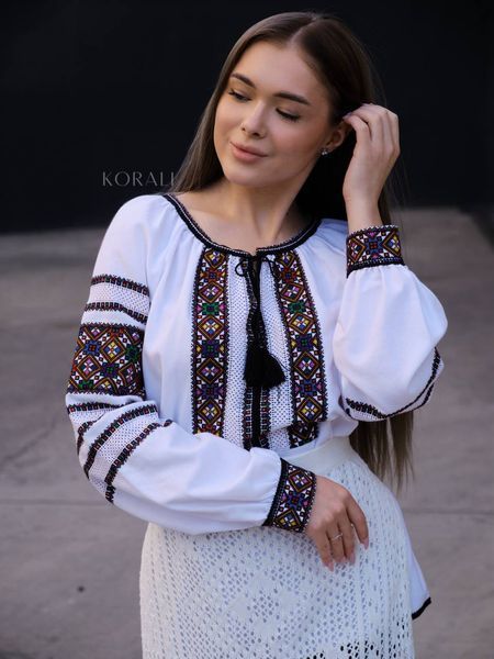 Вишиванка біла з кольоровим орнаментом "Буковинські барви" 2547 фото