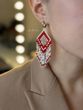 Сережки "Марево" бежеві з червоним візерунком