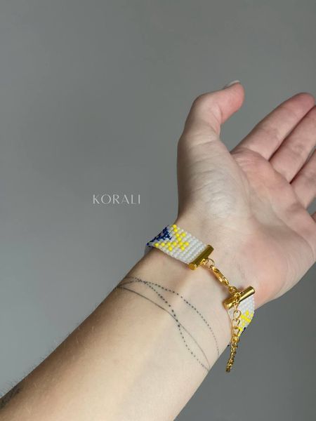 Браслет патріотичний "Розквітає Україна" з синіми квітами 918 фото