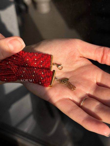 Necklace "Constellation" red with gold inclusions (short) 239 photo