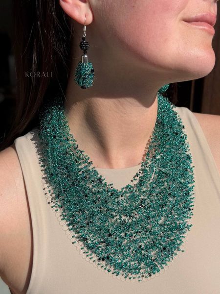 Set of airy emerald necklace and earrings 658 photo