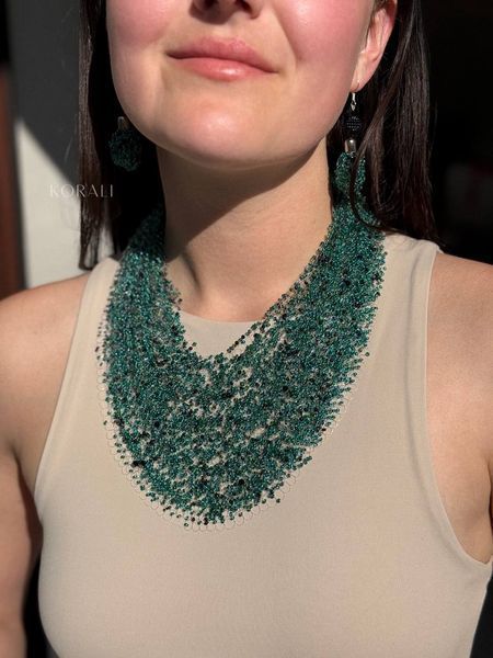Set of airy emerald necklace and earrings 658 photo