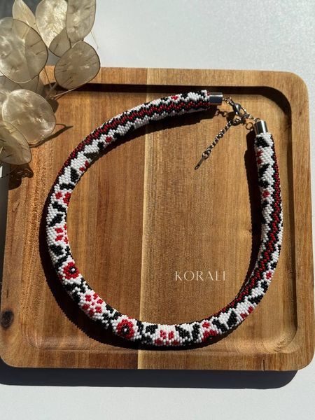Necklace-harness "Kvitano" red with white 1032 photo
