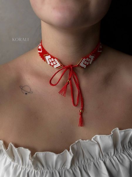 "Lesi Ukrainka" sylyanka is red with gold splashes 420 photo