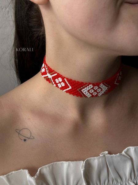 "Lesi Ukrainka" sylyanka is red with gold splashes 420 photo