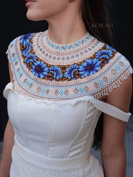 The "Carpathian Blue" White-and-Blue Crisis 2521 photo