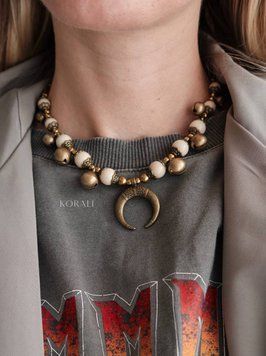 Milky-colored choker necklace "Lunnitsa" 2418 photo