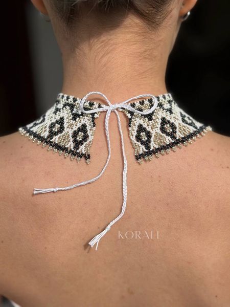 "Adelia" white with gray pattern 2284 photo