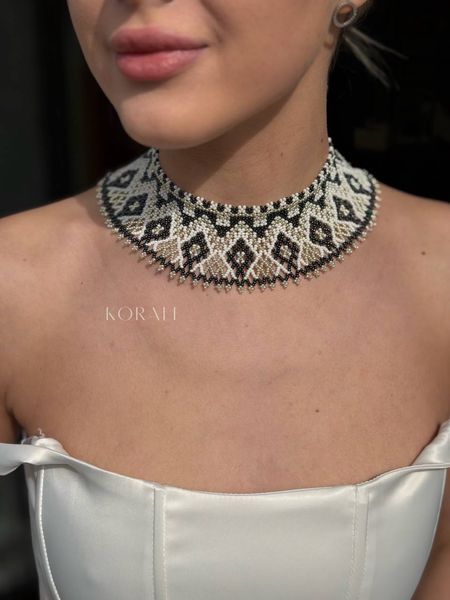 "Adelia" white with gray pattern 2284 photo