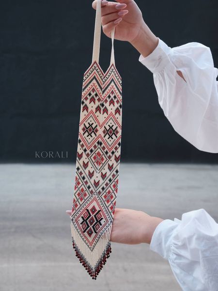 Necklace beige "Spadok"  2526 photo