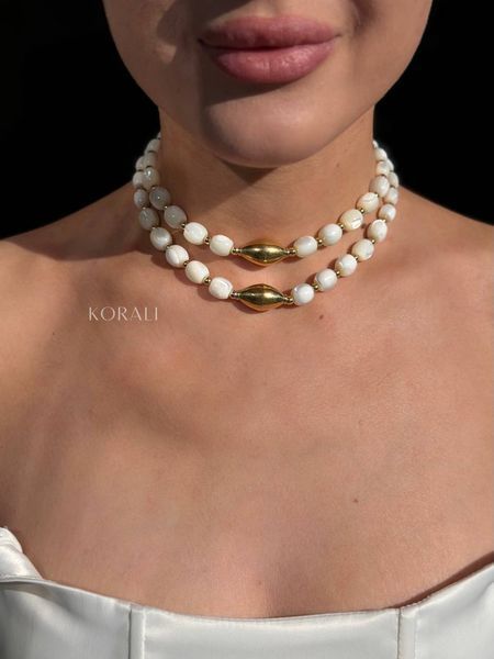 Necklace "Shine of mother of pearl" made of natural stones (short) 2286 photo