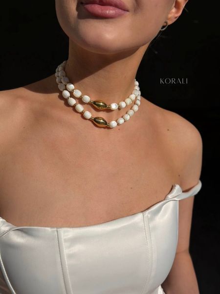 Necklace "Shine of mother of pearl" made of natural stones (short) 2286 photo