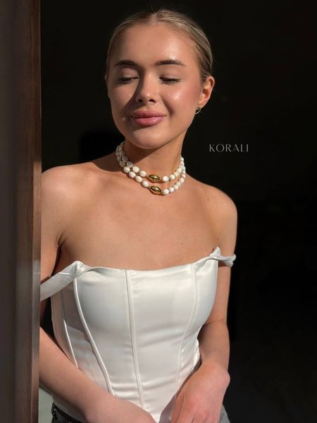 Necklace "Shine of mother of pearl" made of natural stones (short) 2286 photo
