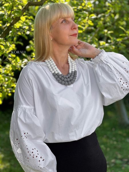 White and gray 3-row wooden necklace 327 photo