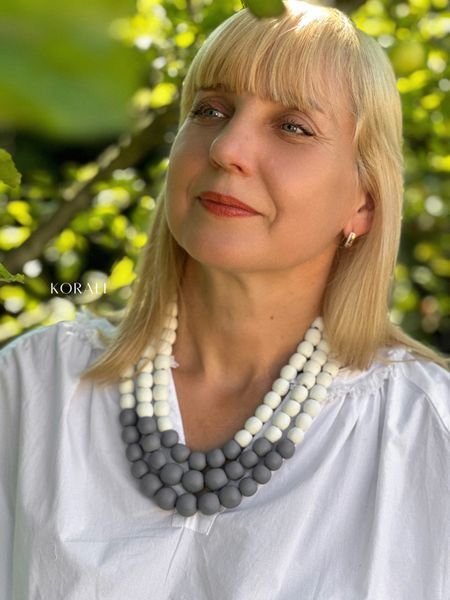 White and gray 3-row wooden necklace 327 photo